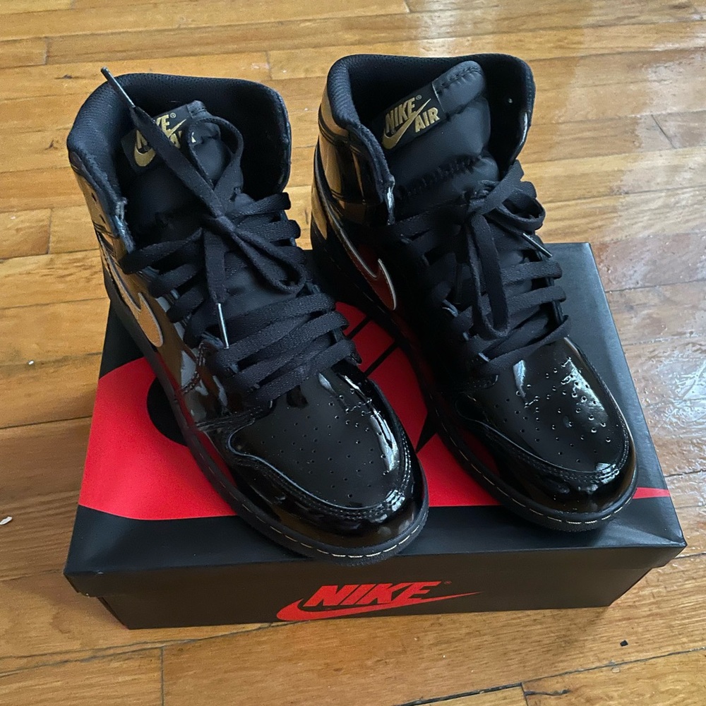 Nike Air Jordan 1 Black Metallic Gold OG